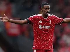 Iraola up and running at Liverpool as Isak nets double at Ipswich