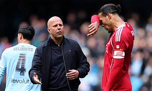 Elite club adviser accuses Liverpool stars of not fighting for Arne Slot amid 'unusual' fan reaction