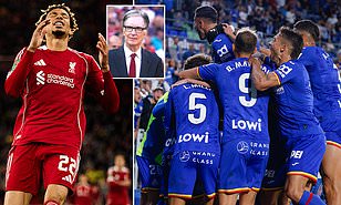 Hugo Ekitike forced off as Liverpool suffers second injury scare vs Galatasaray