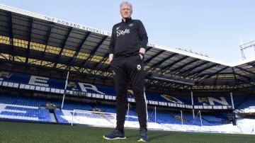 ‘Isn’t working’: Warnock believes two Liverpool stars can’t play together after looking ‘vulnerable’ vs Man United