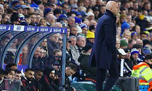 Papers: Salah position 'untenable', Liverpool locked in 'civil war'